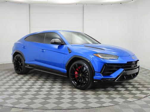 2023 Lamborghini Urus S