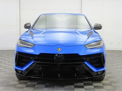 2023 Lamborghini Urus S