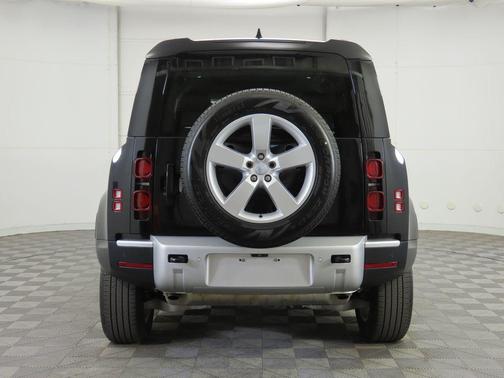 2024 Land Rover Defender 110 P400 S