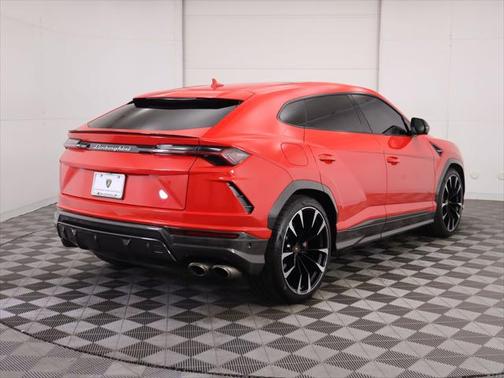 2021 Lamborghini Urus Graphite Capsule