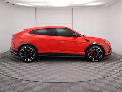 2021 Lamborghini Urus Graphite Capsule