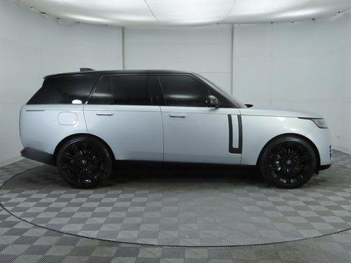 2023 Land Rover Range Rover P400 SE