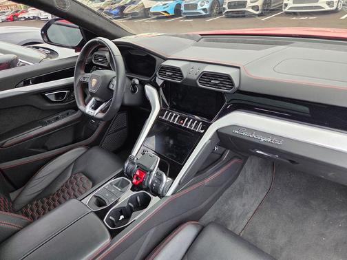 2020 Lamborghini Urus Base