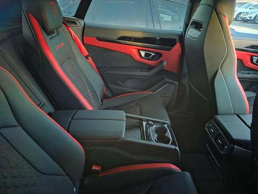 2024 Lamborghini Urus S