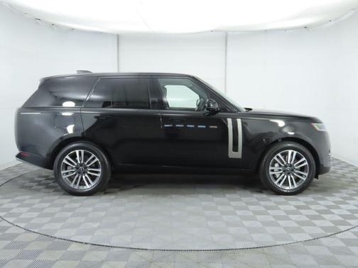 2024 Land Rover Range Rover P530 SE