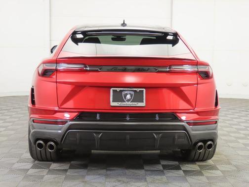 2024 Lamborghini Urus Performante