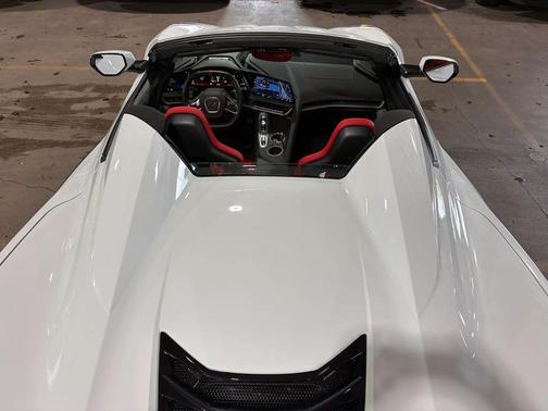 Arctic White 2026 Chevrolet Corvette Stingray w/1LT