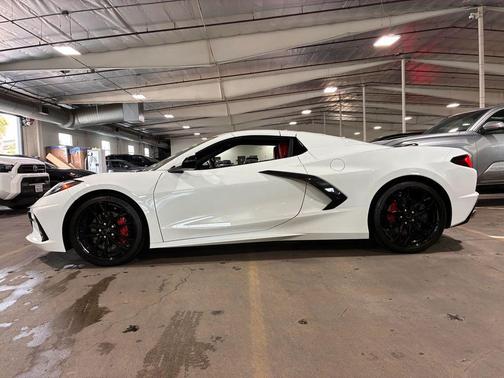 Arctic White 2026 Chevrolet Corvette Stingray w/1LT