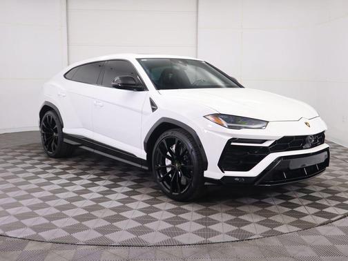 2022 Lamborghini Urus Graphite Capsule