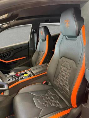 Arancio Egon Metallic 2025 Lamborghini Urus SE