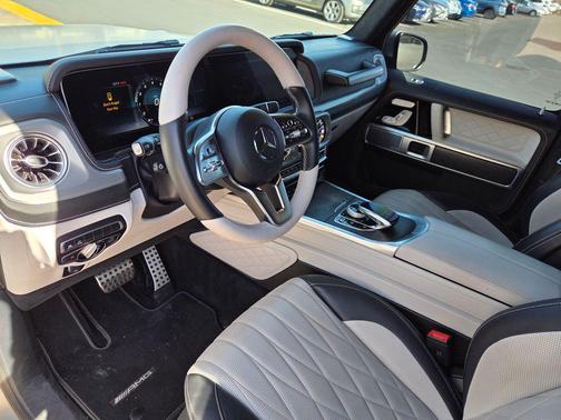 MANUFAKTUR Platinum Magno 2023 Mercedes-Benz G-Class 4MATIC