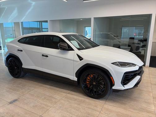 2025 Lamborghini Urus SE