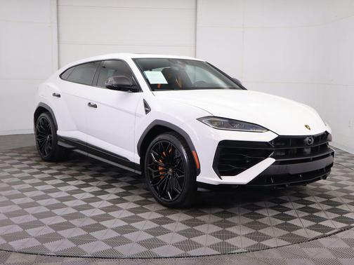 2025 Lamborghini Urus SE