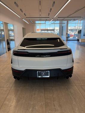 2025 Lamborghini Urus SE