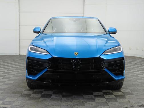 2025 Lamborghini Urus SE