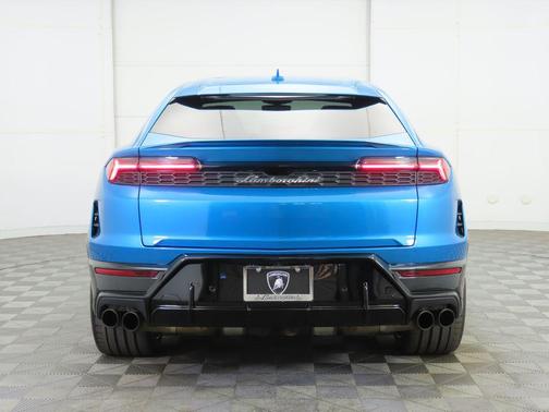 2025 Lamborghini Urus SE