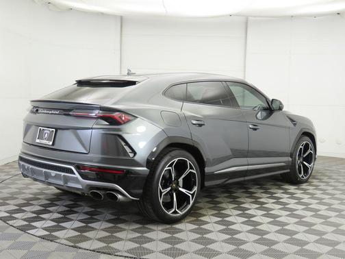 2020 Lamborghini Urus Base