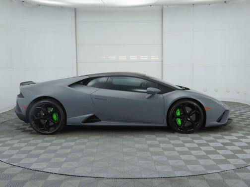2023 Lamborghini Huracan EVO Coupe RWD
