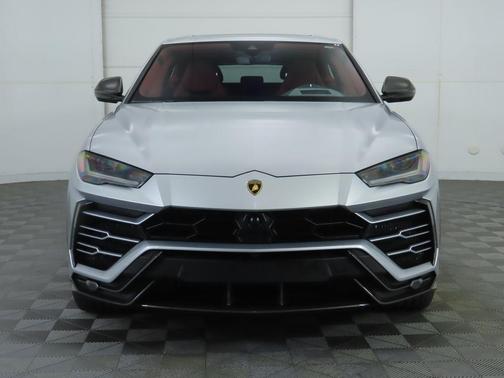 2020 Lamborghini Urus Base