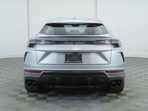 2020 Lamborghini Urus Base