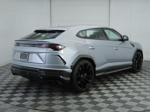 2020 Lamborghini Urus Base