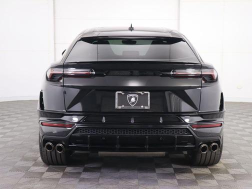 2024 Lamborghini Urus S