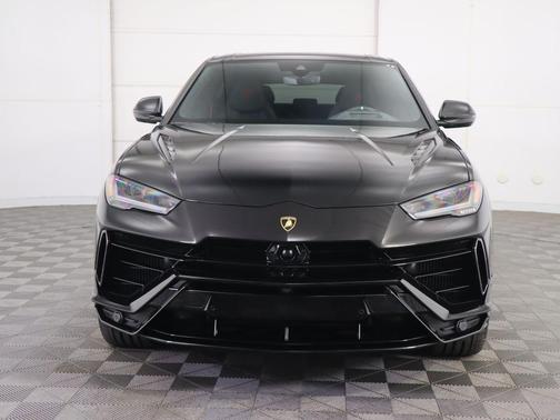 2024 Lamborghini Urus S