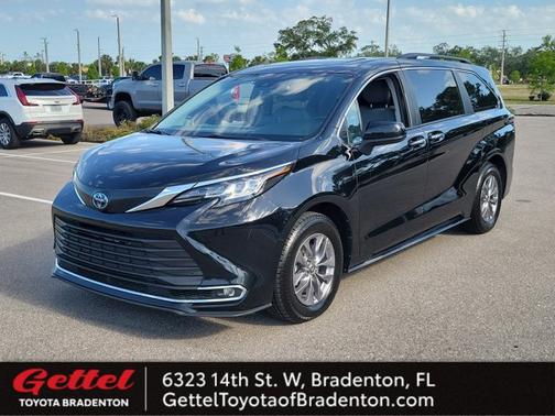 2023 Toyota Sienna XLE