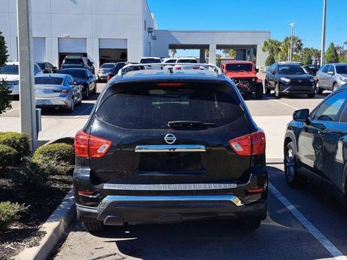 2017 Nissan Pathfinder S