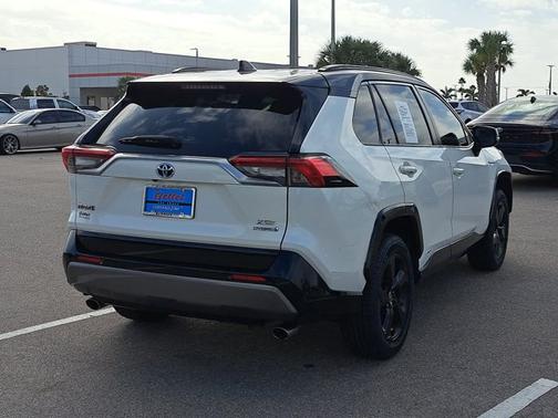 2021 Toyota RAV4 Hybrid XSE
