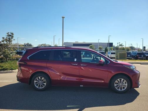 2026 Toyota Sienna XLE