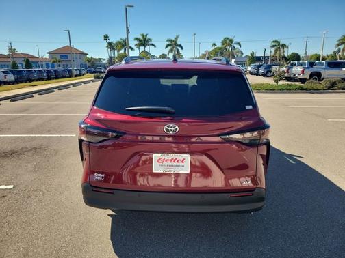 2026 Toyota Sienna XLE