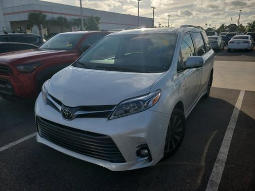 2020 Toyota Sienna Limited Premium