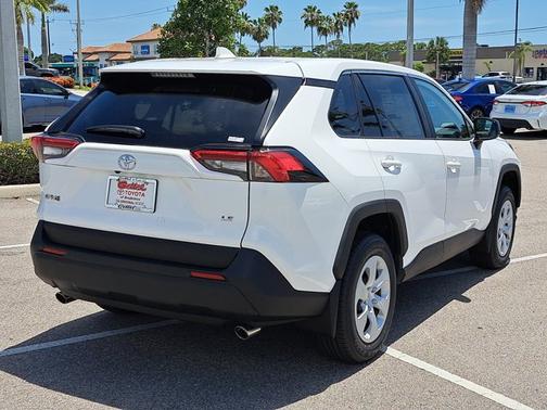 2025 Toyota RAV4 LE
