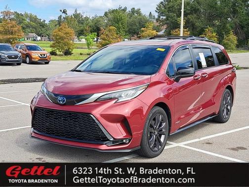 2021 Toyota Sienna XSE 7 Passenger