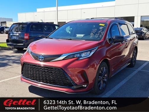 2021 Toyota Sienna XSE 7 Passenger