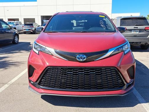 2021 Toyota Sienna XSE 7 Passenger