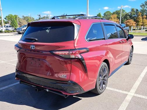 2021 Toyota Sienna XSE 7 Passenger