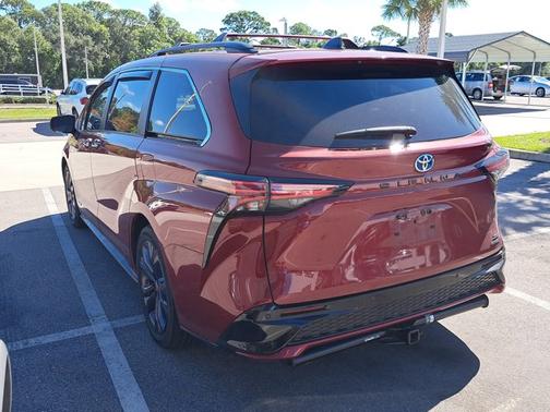 2021 Toyota Sienna XSE 7 Passenger