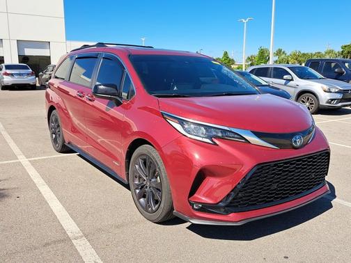2021 Toyota Sienna XSE 7 Passenger