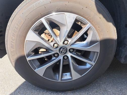 2018 Toyota RAV4 Hybrid LE