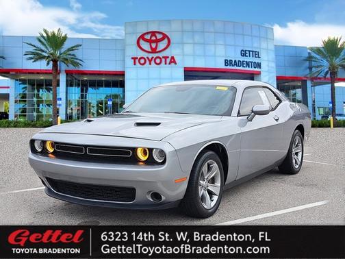 2016 Dodge Challenger SXT