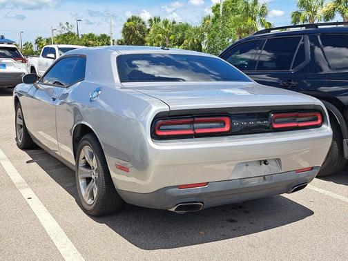 2016 Dodge Challenger SXT