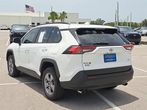 2022 Toyota RAV4 XLE