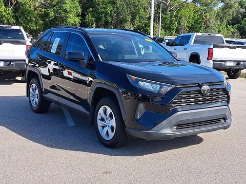 2020 Toyota RAV4 LE