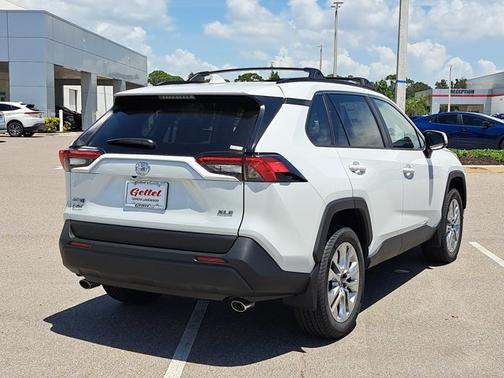 2025 Toyota RAV4 XLE Premium