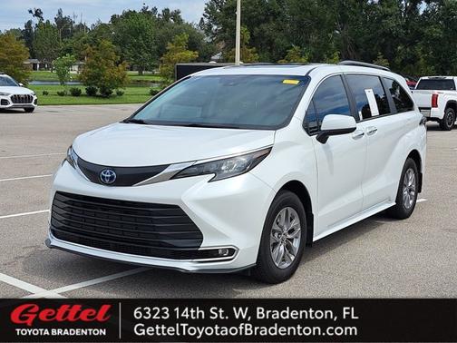 2024 Toyota Sienna XLE