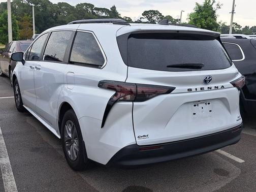 2024 Toyota Sienna XLE