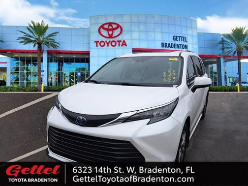 2024 Toyota Sienna XLE