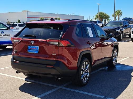 2022 Toyota RAV4 XLE Premium